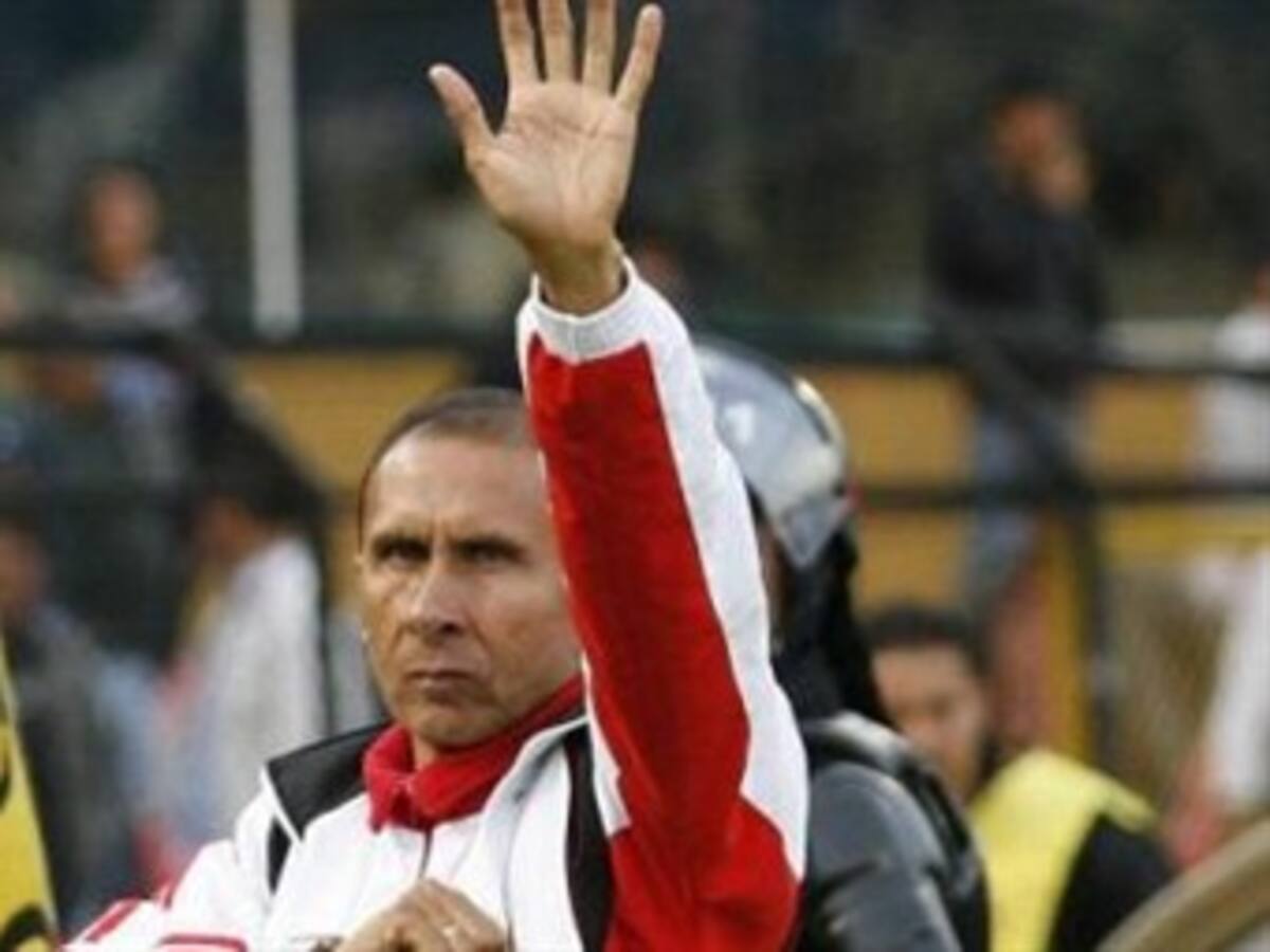 Diego Umaña una opción para dirigir a Santa Fe