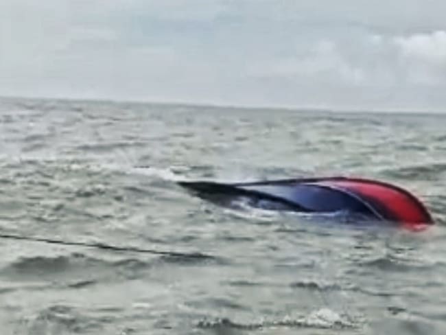 Otras embarcaciones que se movilizaban por el sector lograron rescatar a varios ocupantes, evitando una tragedia mayor. Crédito: Suministrada.