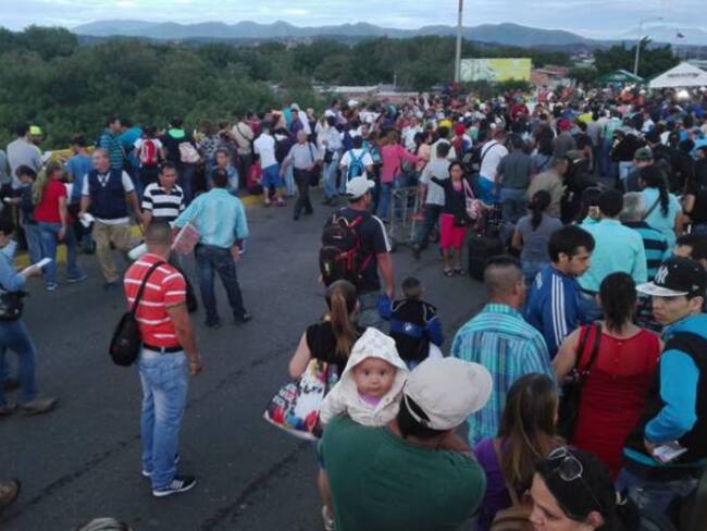 Colombia y Venezuela abrieron sus fronteras después de un año de forma peatonal