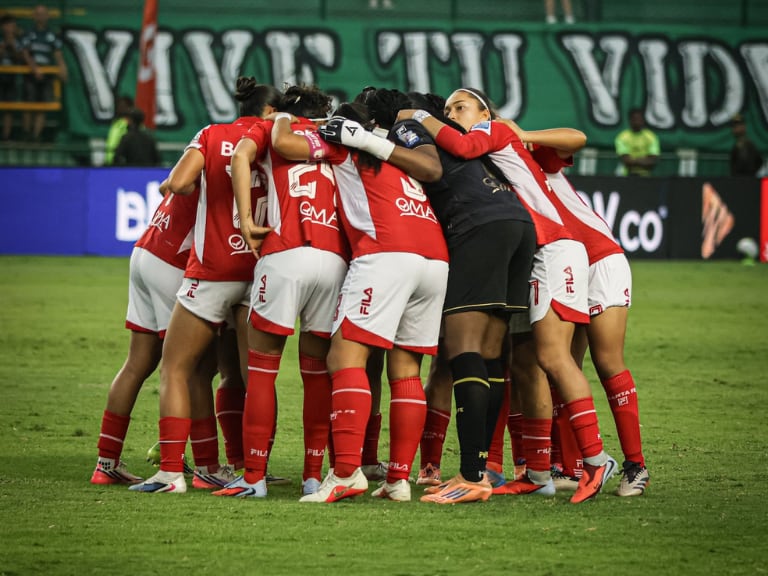 Santa Fe suma cuatro fichajes para la Copa Libertadores Femenina: estas son las nuevas caras // Tomado de 'X' @LeonasSantaFe
