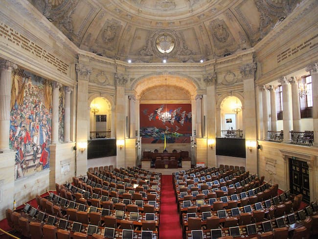 La puja en el Partido Liberal y en Cambio Radical para definir su apoyo presidencial