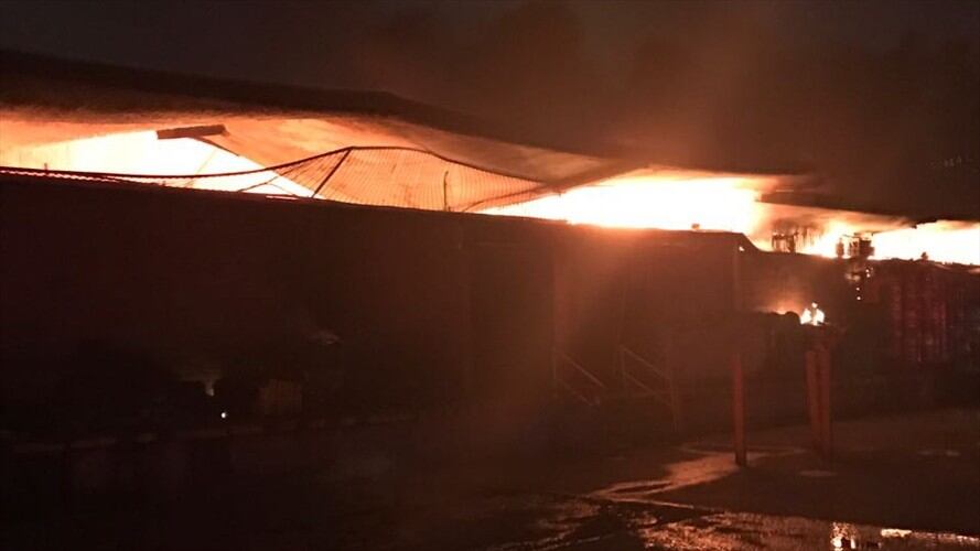 Incendio consume 5.000 m2 en la Central Mayorista de Antioquia. Foto: Dapard