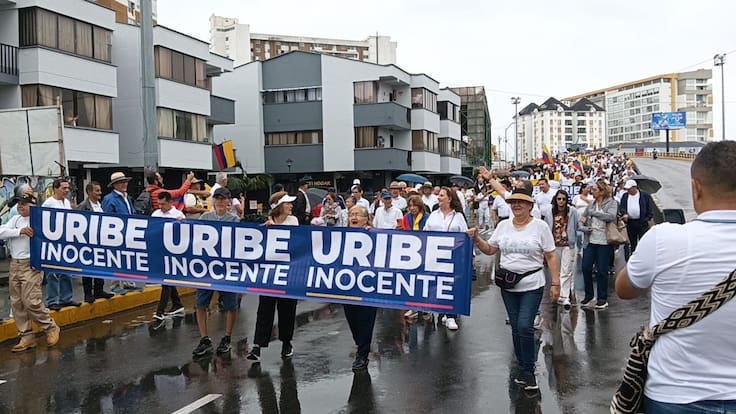 Marcha en apoyo al expresidente Uribe