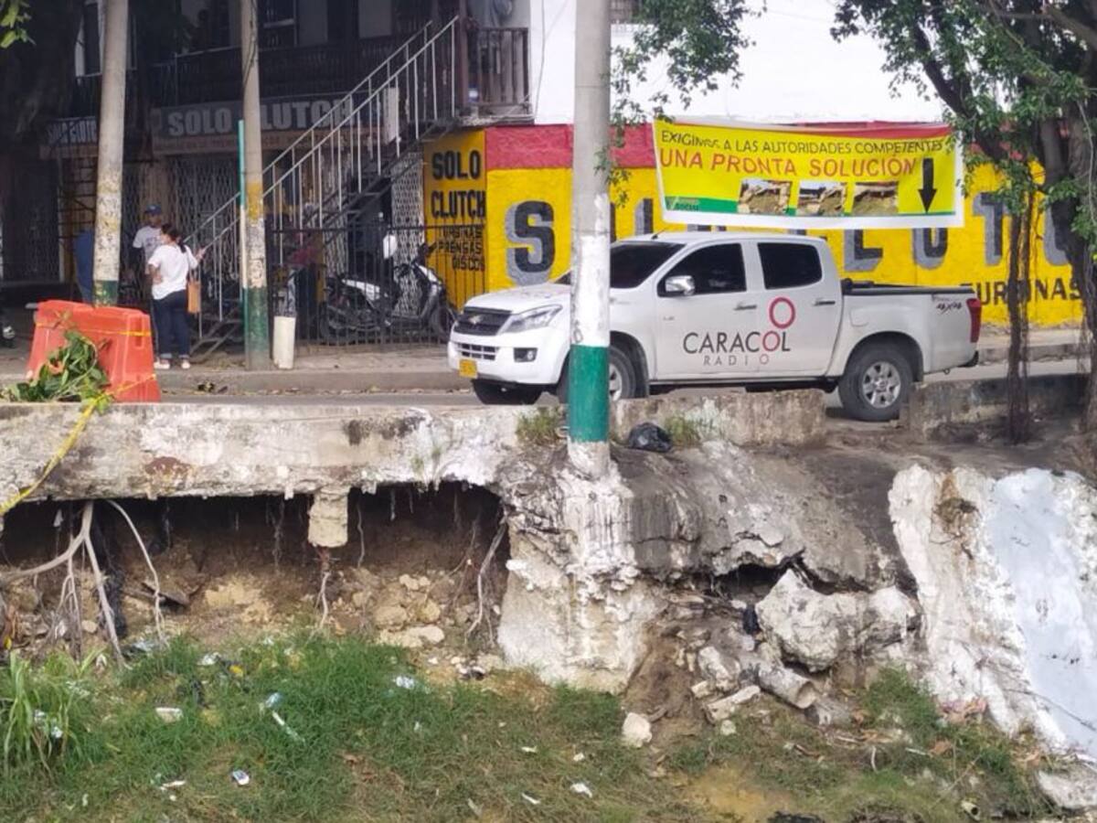 Erosión del canal Ricaurte amenaza con colapsar una calle de El Rubí