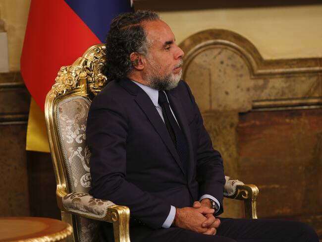 Armando Benedetti: Hay otras aerolíneas que quieren tener la ruta Bogotá - Caracas