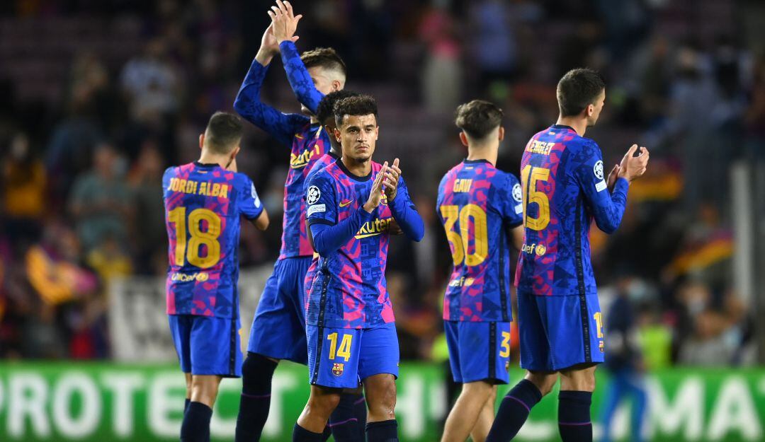 Los jugadores del Barcelona festejan el triunfo ante el Dinamo de Kiev.