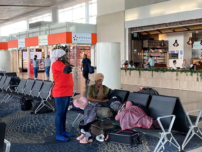 Africanos en el aeropuerto El Dorado: ¿Crisis humanitaria y tráfico de migrantes?