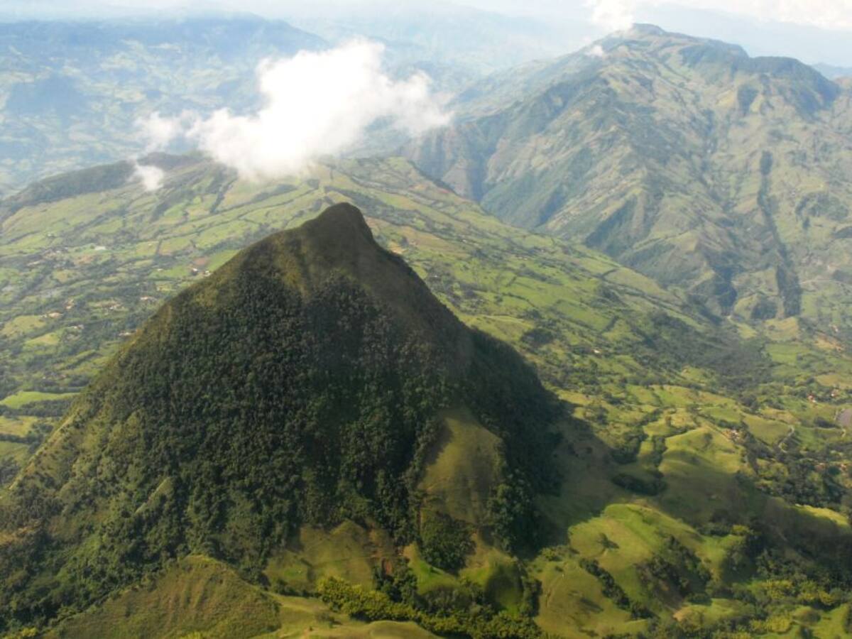 La pirámide natural más grande del mundo está en Antioquia, ¿Cómo llegar?