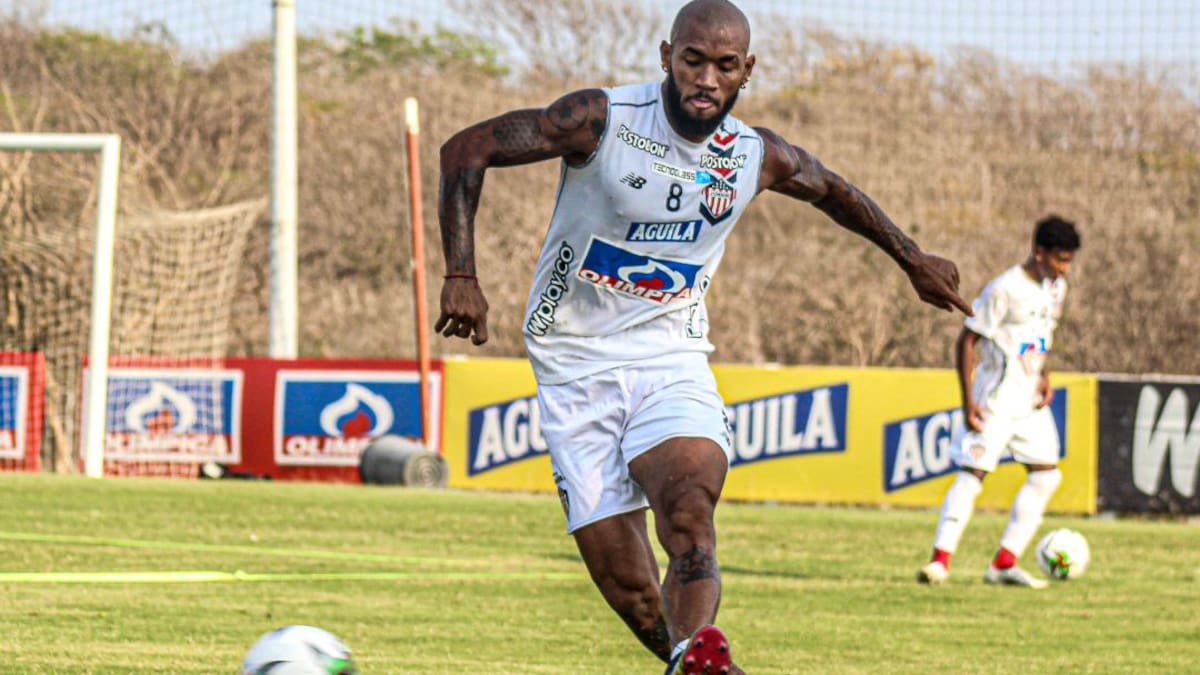 Hinestoza: “La tabla está apretada, todo puede pasar, empatar no sirve"