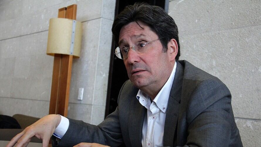 Francisco Santos criticó en Twitter la falta de posición de su partido. Foto: Colprensa