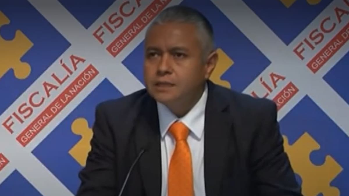 Acusan en la Corte a exfiscal, Carlos Villamil, por usar camionetas de la Fiscalía para uso personal