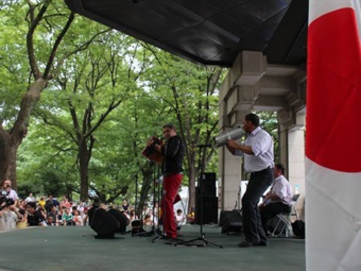 El vallenato se apodera de Tokio para celebrar la gran fiesta de Colombia