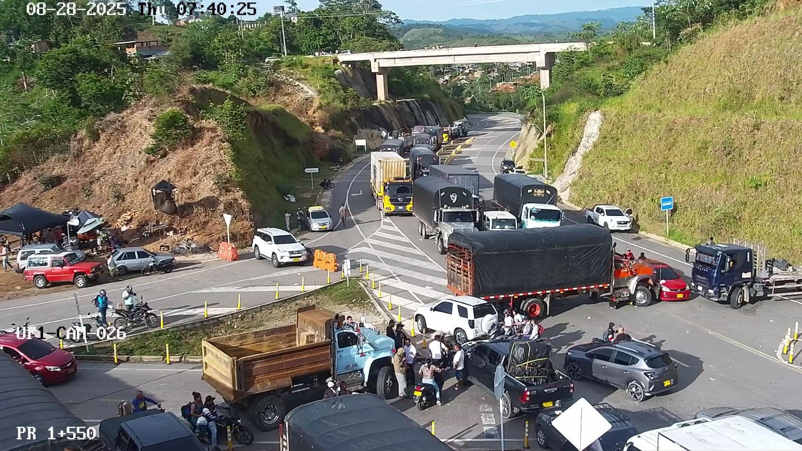 Los bloqueos han ocasionado afectaciones graves a la movilidad en el Nordeste antioqueño. Foto: Cortesía.