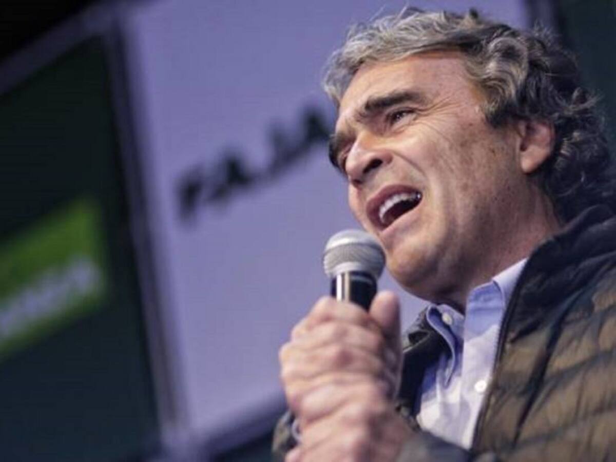 Fajardo reconoce que Ingrid Betancourt le hizo daño al Centro Esperanza