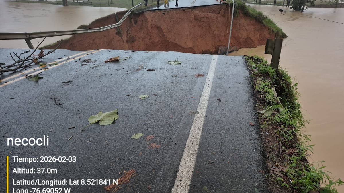 Colapsó puente en la vía Necoclí–San Juan de Urabá y dejó incomunicado el tramo nacional