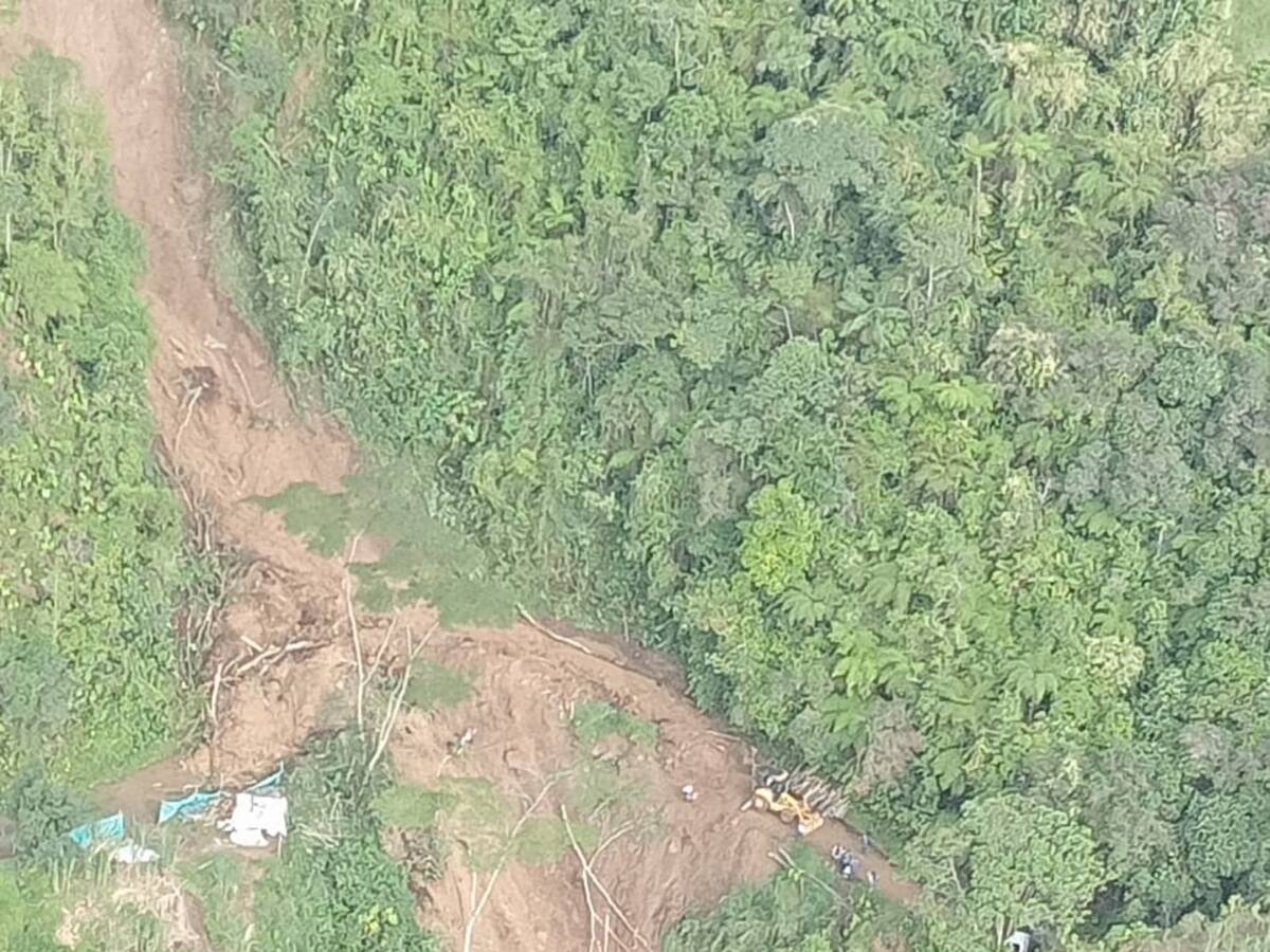 Llegó maquinaría amarilla a Nariño para remover los más de 40 derrumbes