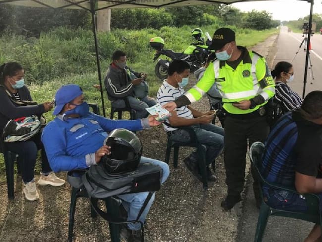 Policía de Bolívar realiza campaña para prevenir el delito de cohecho
