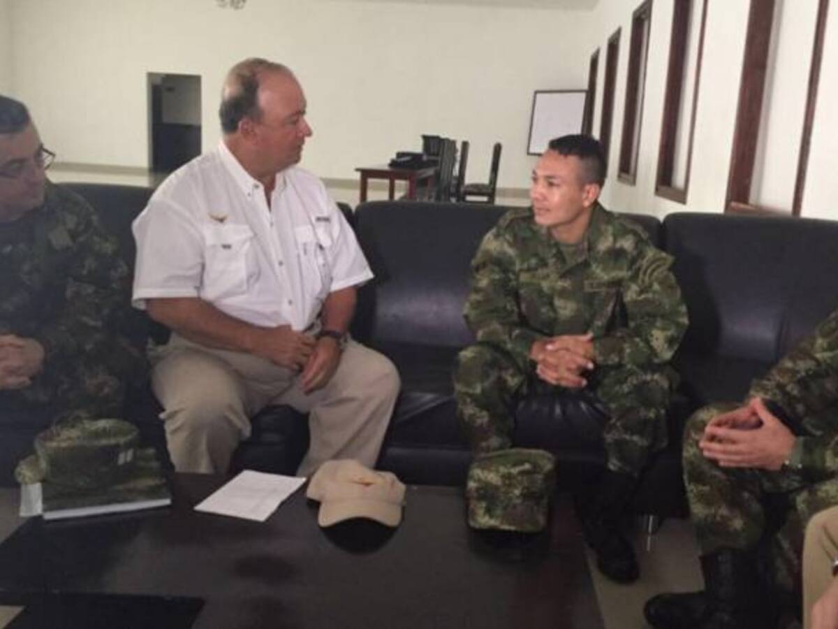 Presidente Santos habló con el cabo Villar, liberado hoy por el ELN