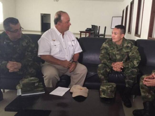 Presidente Santos habló con el cabo Villar, liberado hoy por el ELN