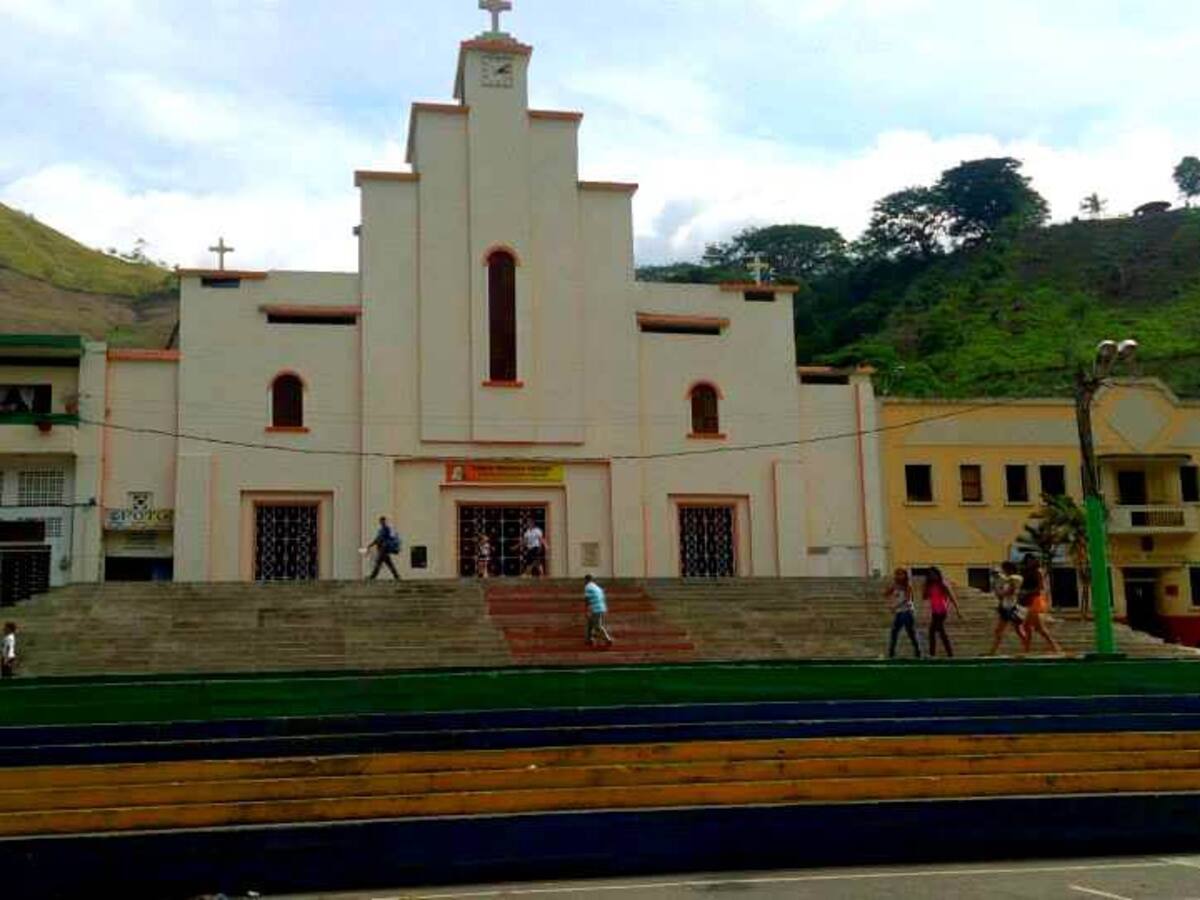 Toque de queda para menores de edad mientras buscan a niña desaparecida en Dabeiba