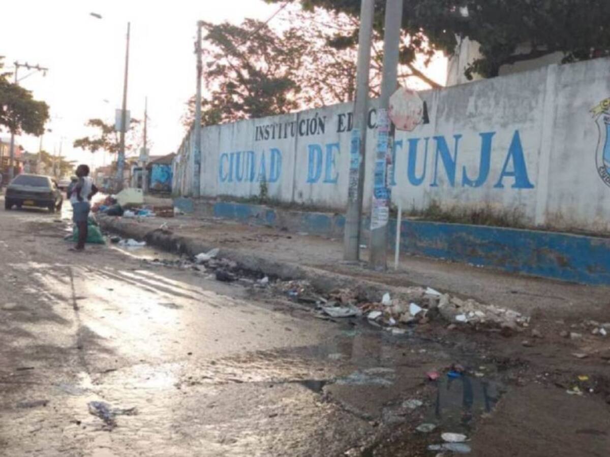 Con personal de OPS, garantizan aseo y vigilancia en colegios de Cartagena