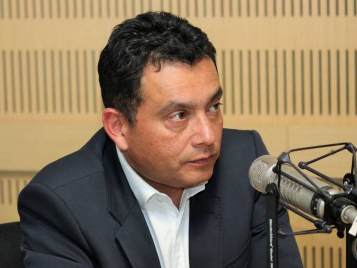 El cambio político de las Farc ya empezó con un discurso de centro: Libreros