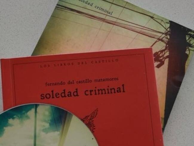 Vocalista de la banda 1280 Almas presenta libro de poemas