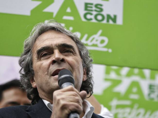 Fajardo dice que personas de cualquier partido podrían llegar a su campaña