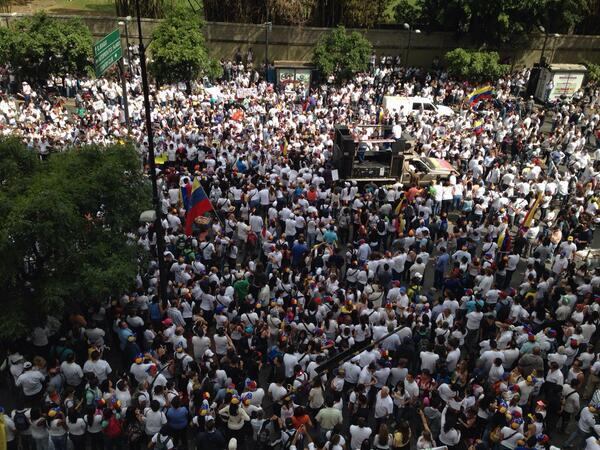 Así transcurre al protesta convocada por López en Caracas Venezuela