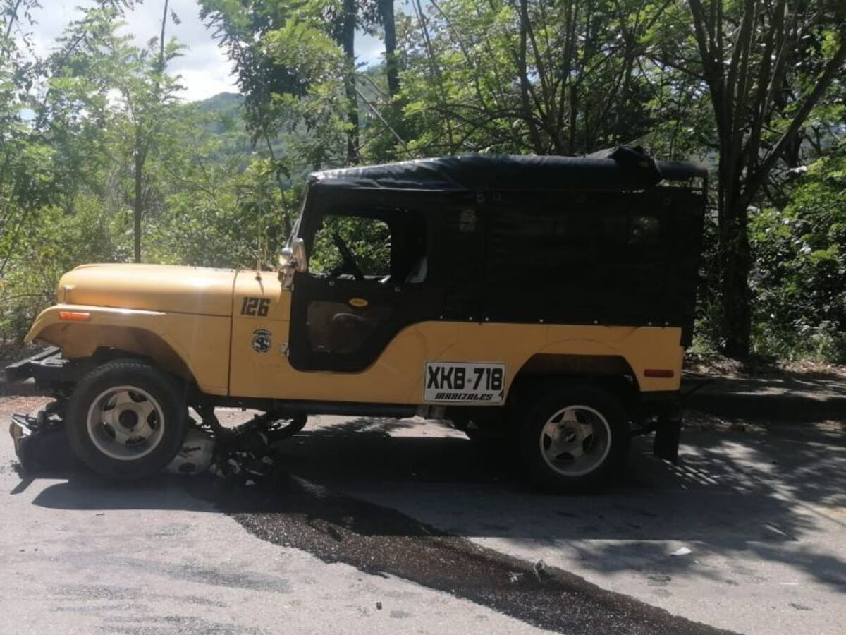 Menores se accidentaron al chocar aparatosamente contra un jeep en Caldas