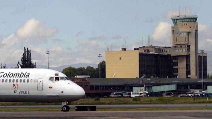 ¿Sigue o no funcionando la vieja torre de control de El Dorado? ¿Se va o no Lenis de Aerocivil?