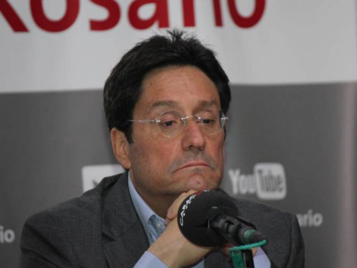 Antes que metro hay que crear la institucionalidad: Santos