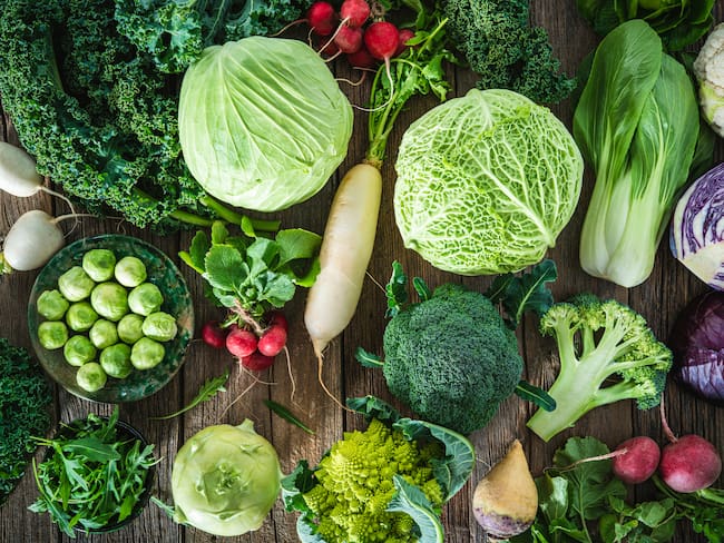 Diferentes vegetales sobre la mesa, imagen de referencia // Getty Images
