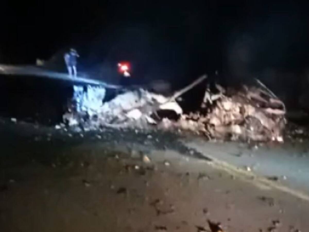 Encuentran vehículo incinerado en una vía del sur de Bolívar