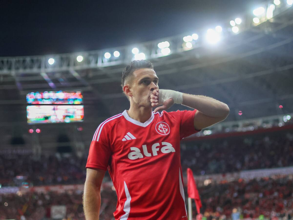 Rafael Santos Borré marca espectacular gol en la goleada del Inter en el Brasileirao: véalo acá