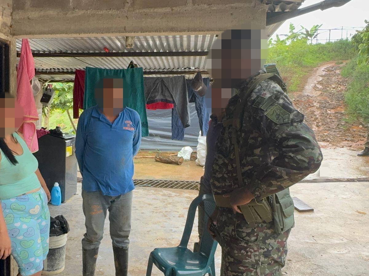 El Ejército liberó a cuatro adultos y un menor amarrados en una vivienda en Remedios, Antioquia