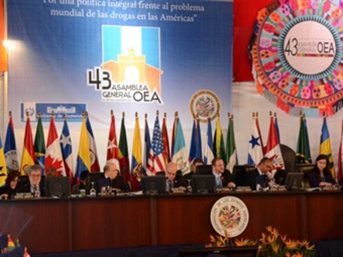 Piden veeduría internacional en revisión de firmas de la Registraduría