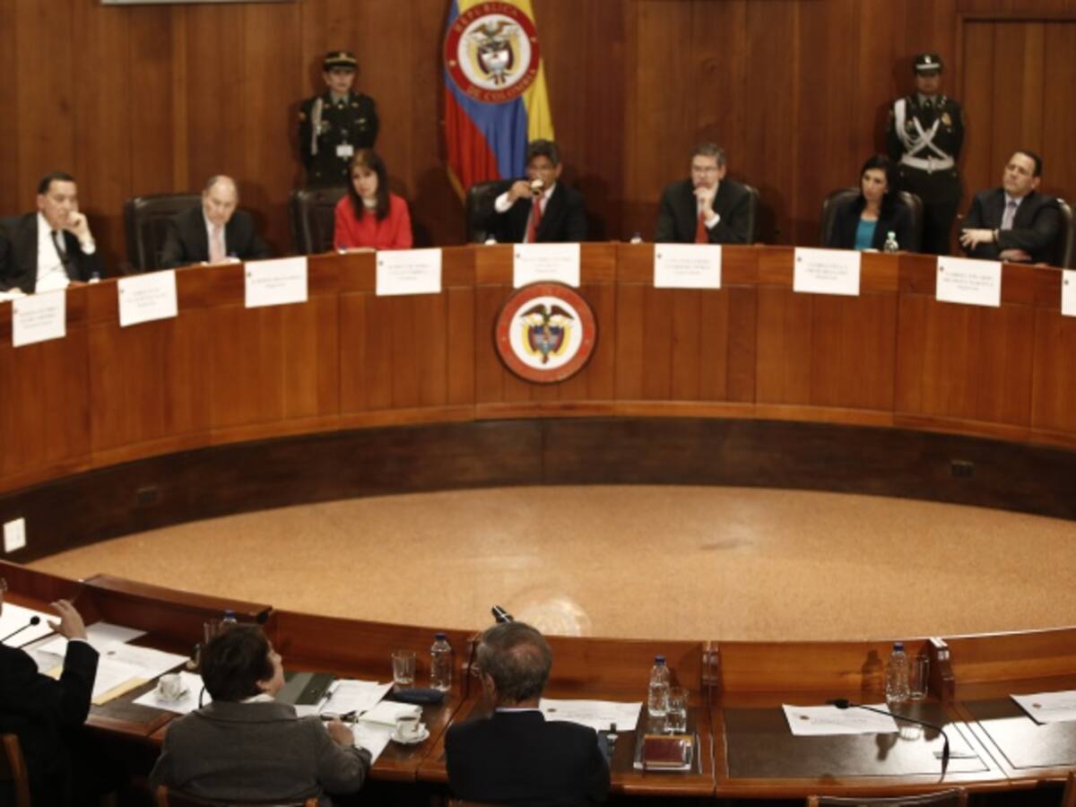 Se mantiene la prohibición de reelección presidencial en Colombia