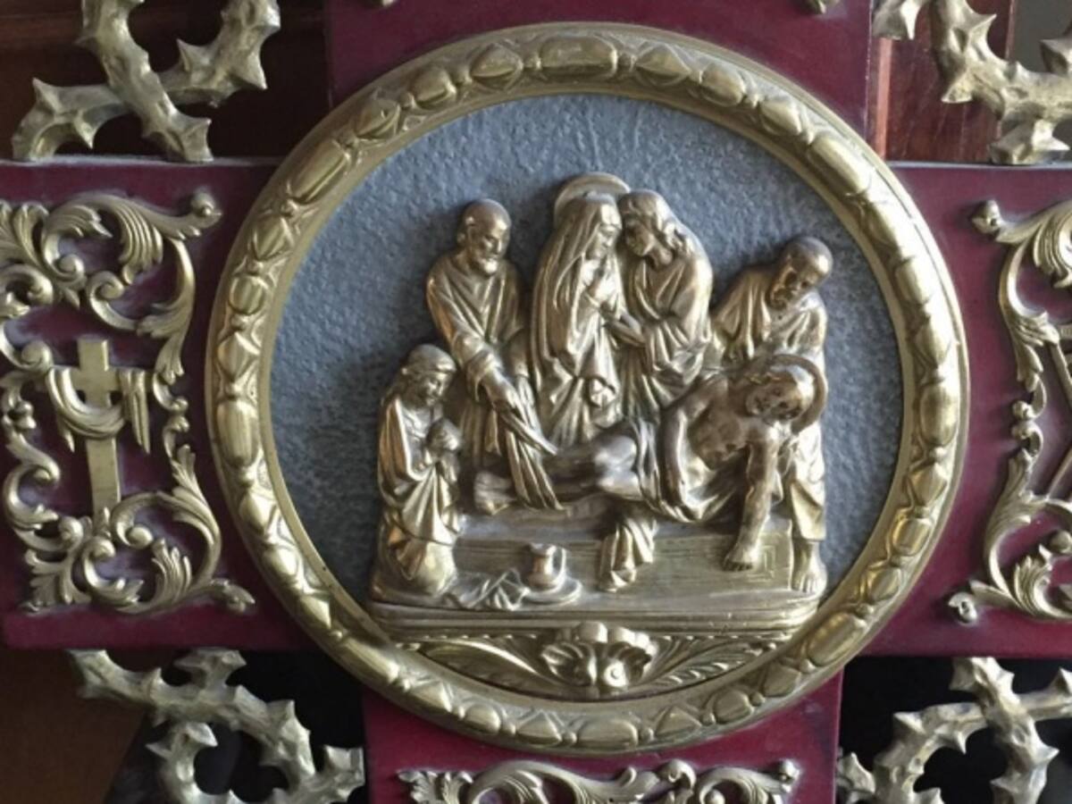 Robaron imágenes de las estaciones del viacrucis de la catedral San Francisco de Asís