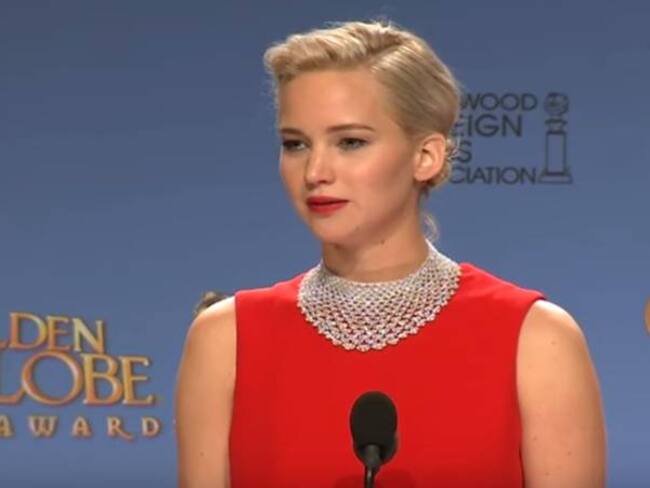 Jennifer Lawrence “regaña” a un periodista durante los Premios Globo de Oro
