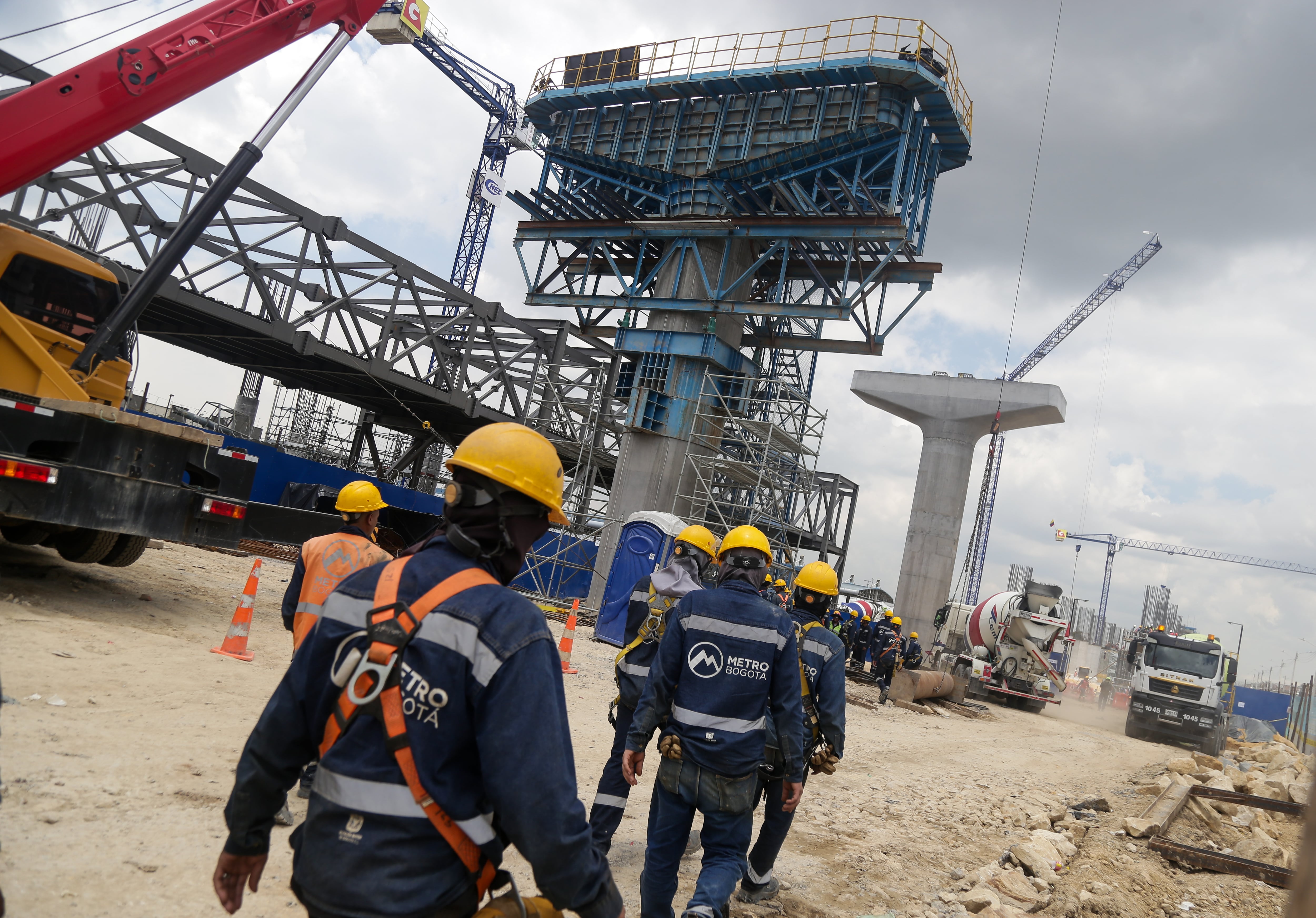 Avance en la construcción de la línea 1 del Metro ubicada sobre la avenida Villavicencio. (Colprensa - Catalina Olaya)