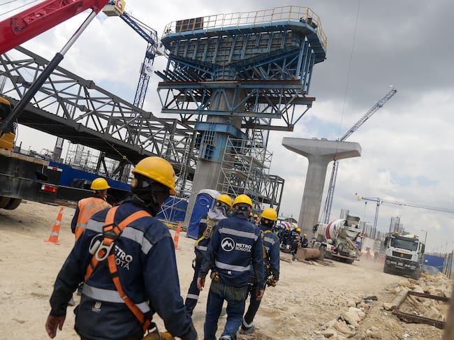 Avance en la construcción de la línea 1 del Metro ubicada sobre la avenida Villavicencio. (Colprensa - Catalina Olaya)