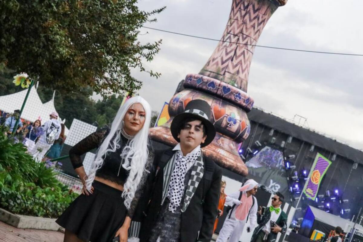 Asistentes del evento sonríen durante la tarde del sábado pasado. 