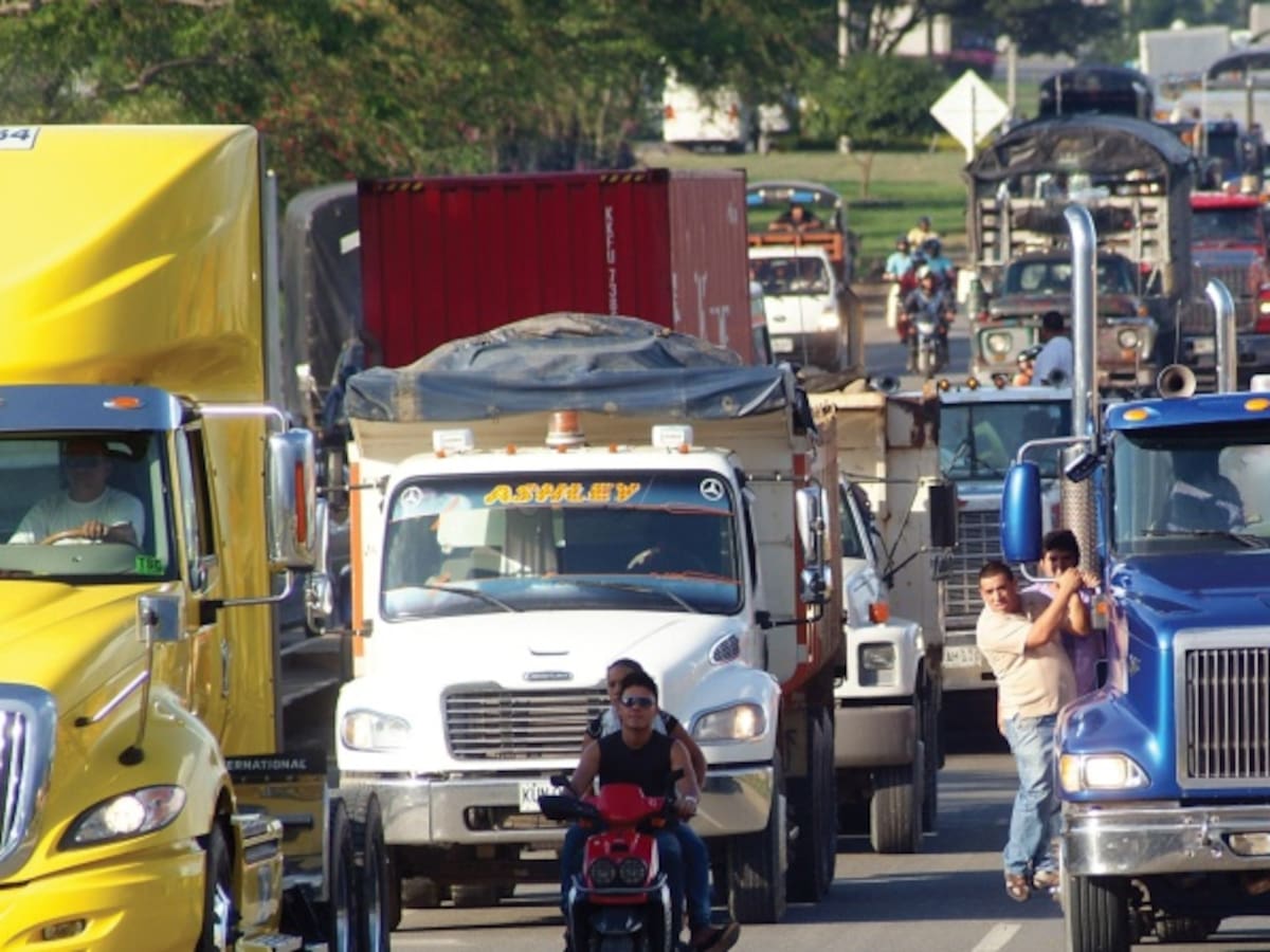 Vías del país terminan en embudos y no parecen las de Suiza: camioneros