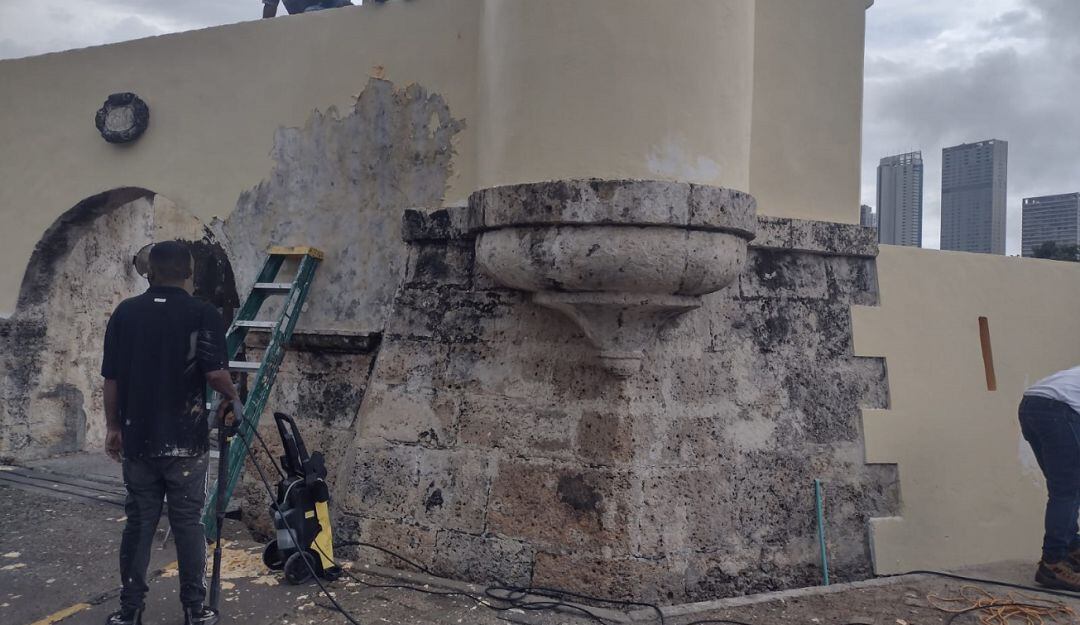 El Club de Pesca de Cartagena debe cubrir los costos asociados a la remoción del material, reparación, y las obras restaurativas.