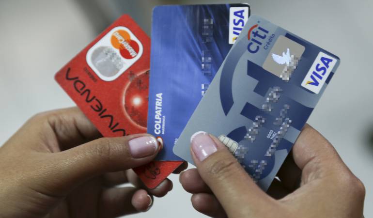 Bancos deben ofrecer gratuidad de costos financieros para reactivar la economía: David Barguil.
