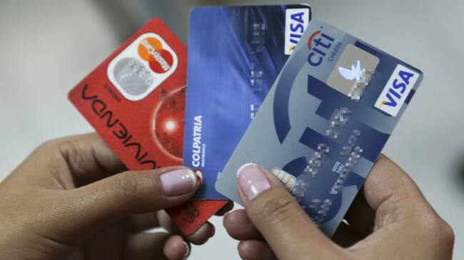 Bancos deben ofrecer gratuidad de costos financieros para reactivar la economía: David Barguil.