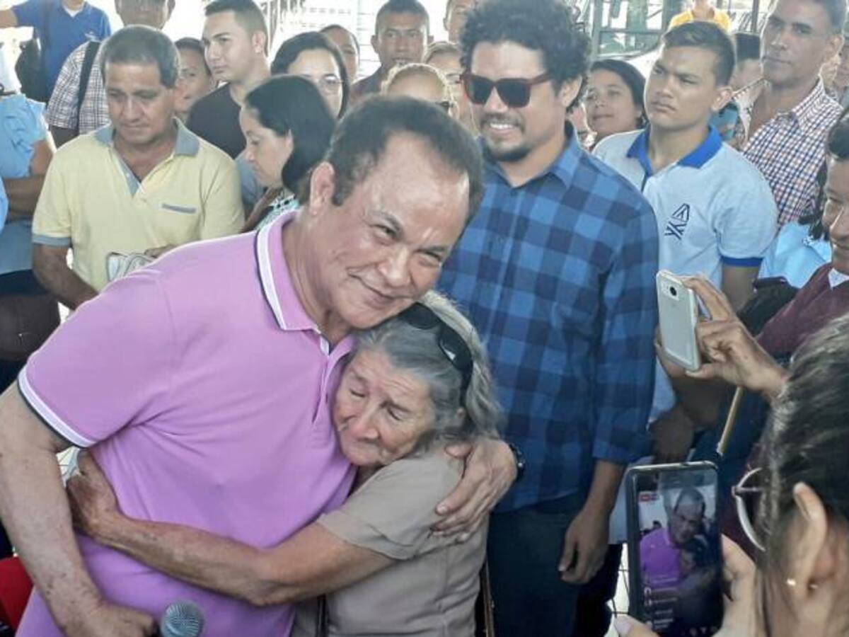 Alfredo Gutiérrez se tomó el Transmetro como antesala del Carnaval de las Artes