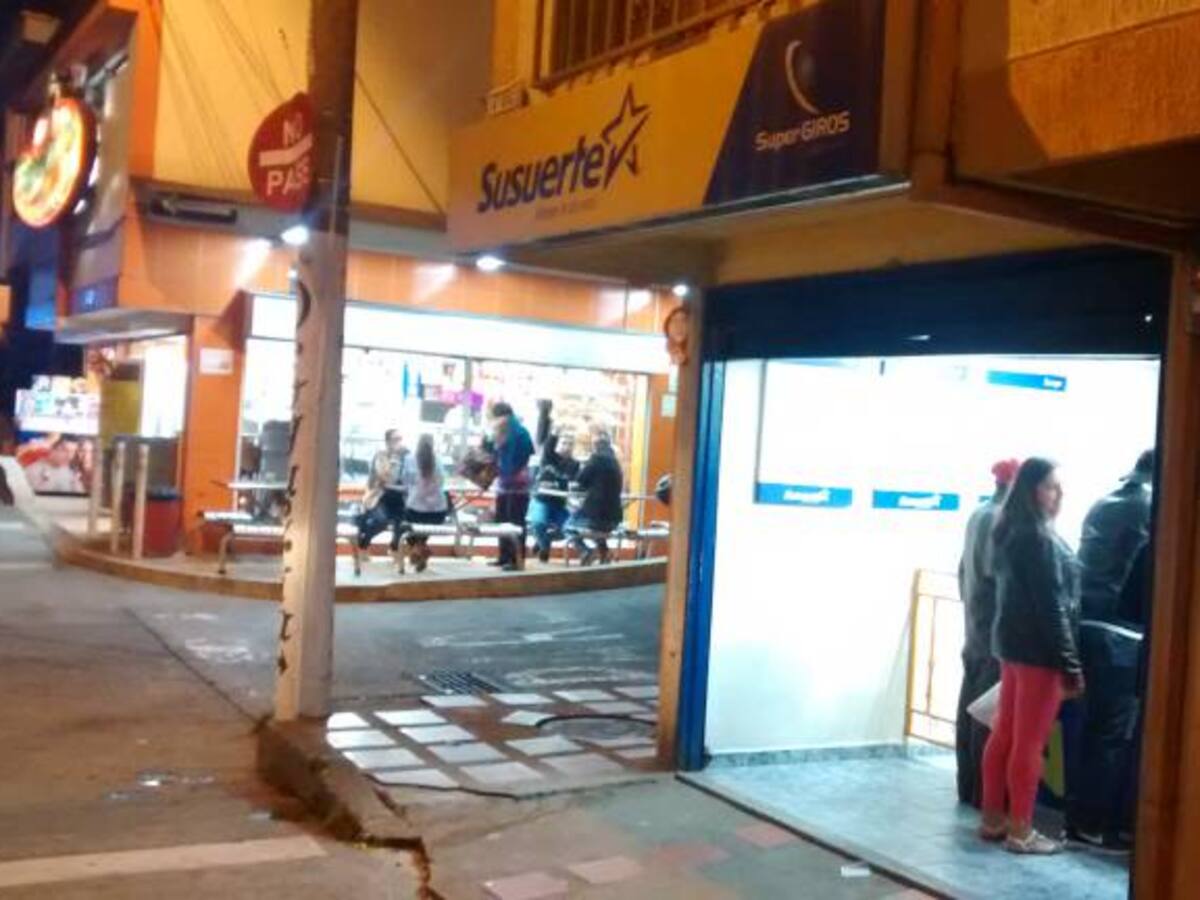 Motorizados y armados robaron Susuerte en la Baja Carola en Manizales
