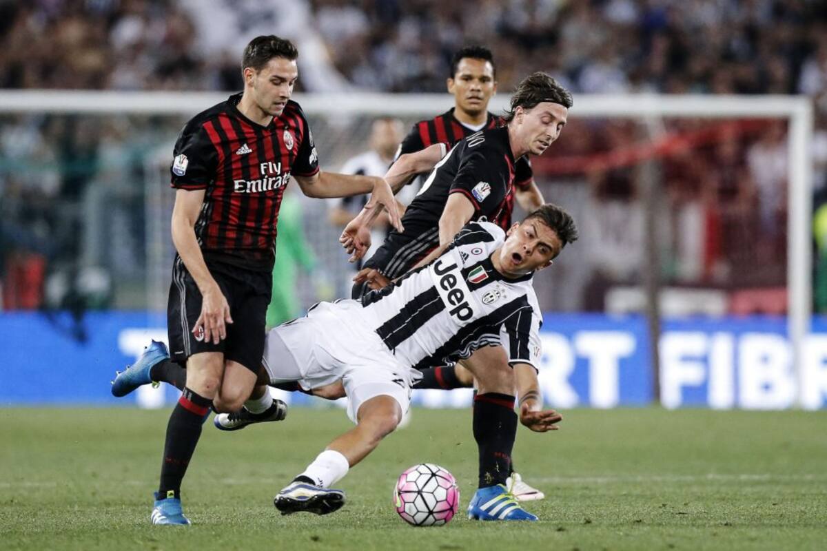 Falta de Montolivo sobre de Dybala.